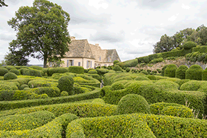 Topiary at Les Jardins Suspendus de Marqueyssac