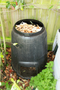 Plastic compost bin